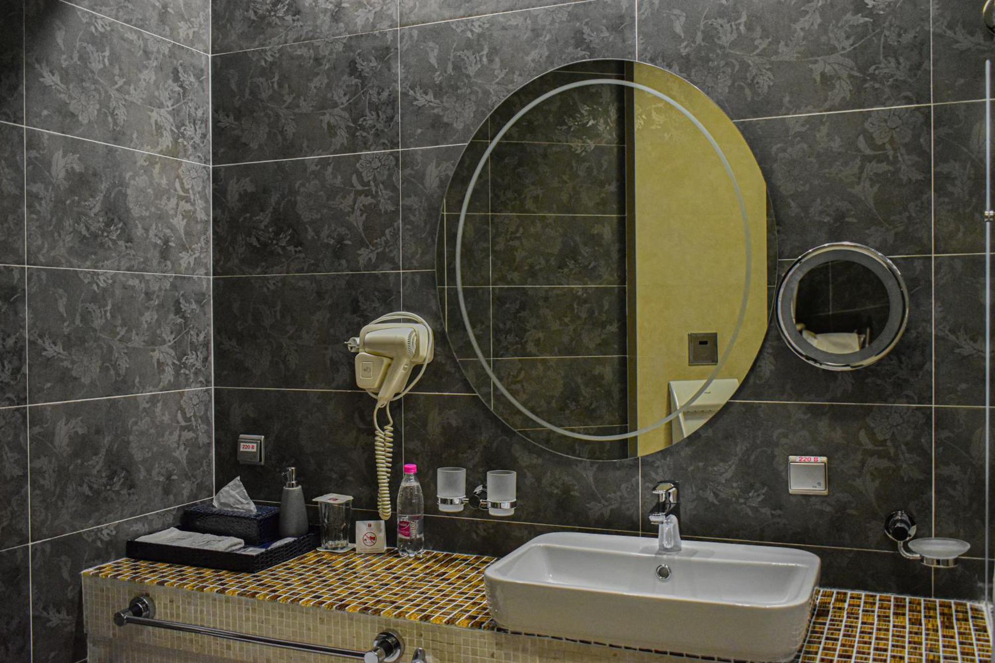 ויניצה Hotel Feride מראה חיצוני תמונה