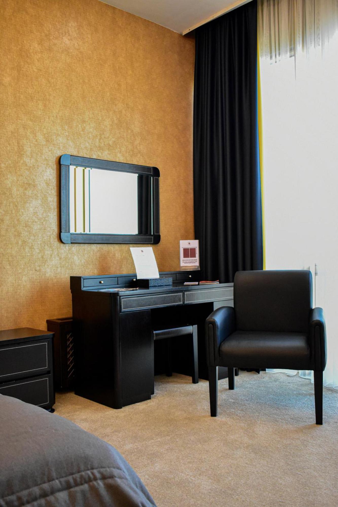 ויניצה Hotel Feride מראה חיצוני תמונה