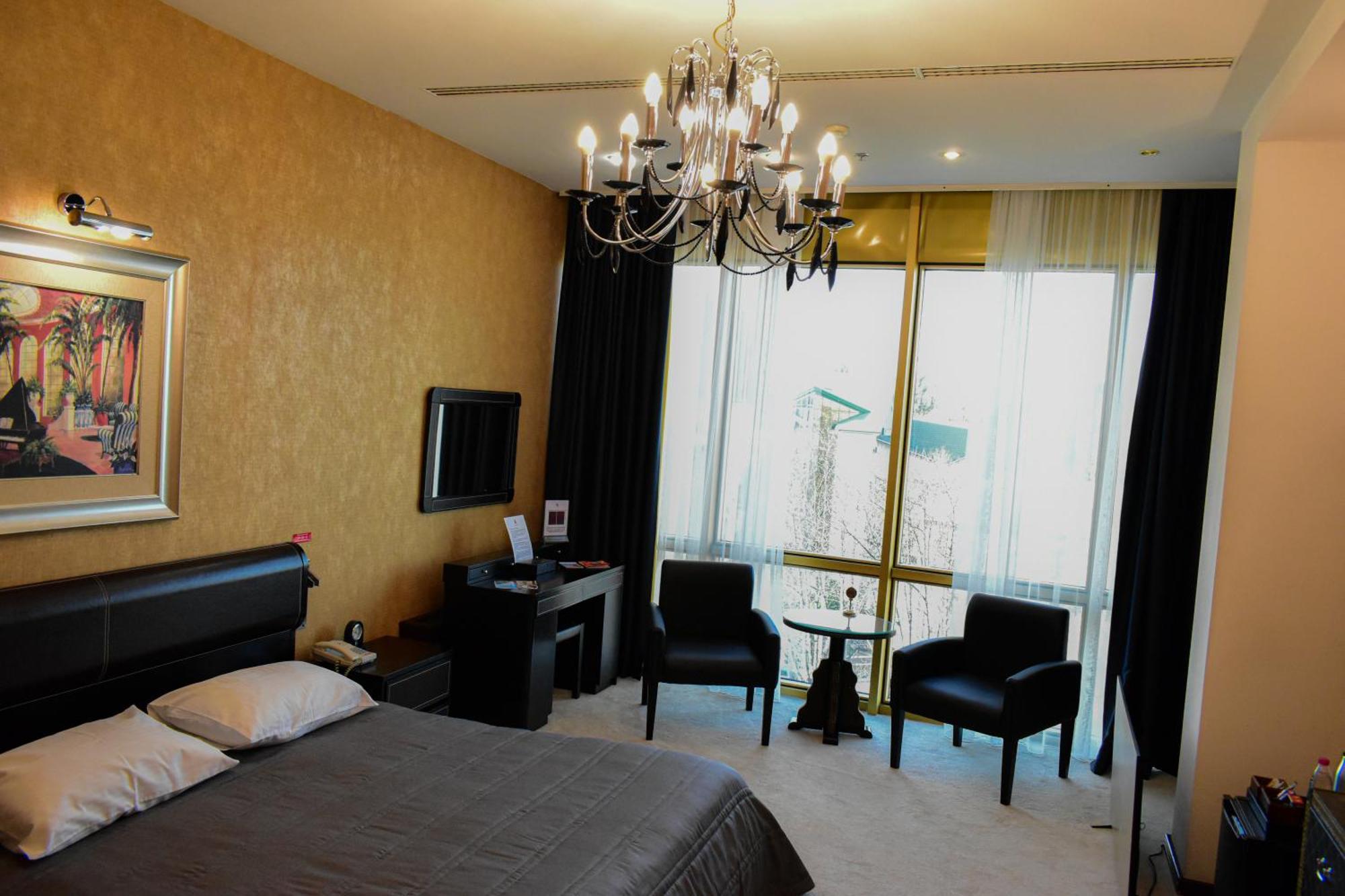 ויניצה Hotel Feride מראה חיצוני תמונה