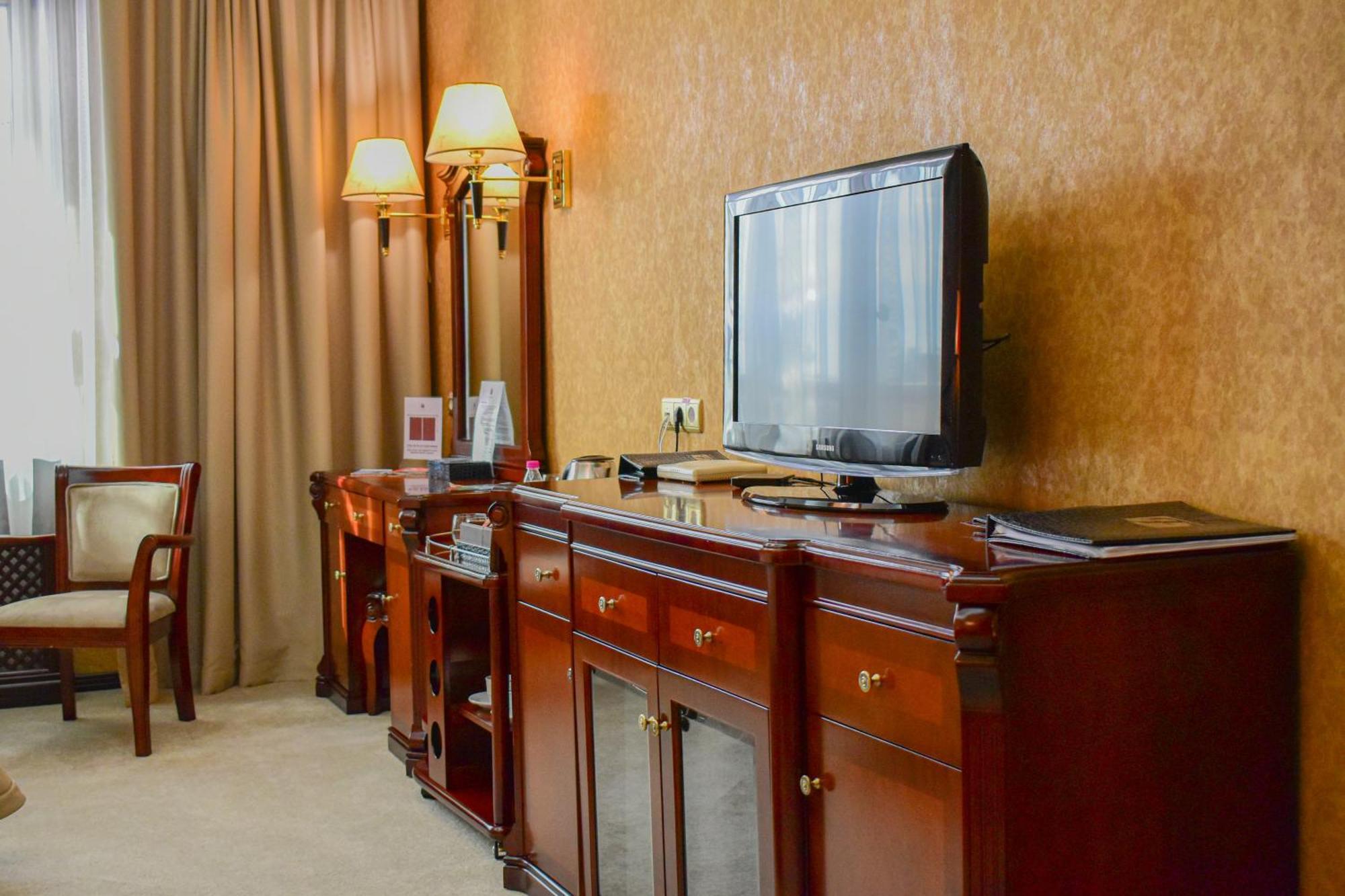 ויניצה Hotel Feride מראה חיצוני תמונה